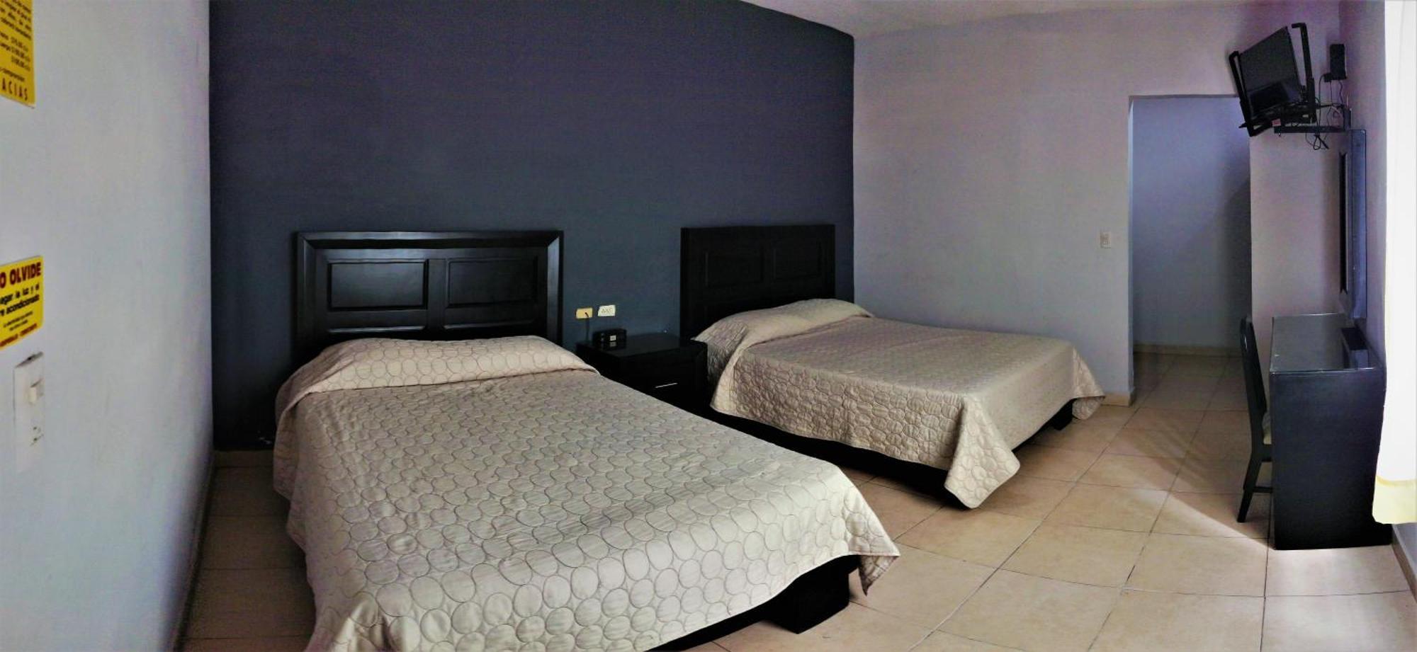 Laguna Inn Torreon Exterior photo